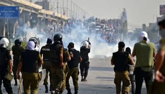 Police shelling on protestors in Pakistan
