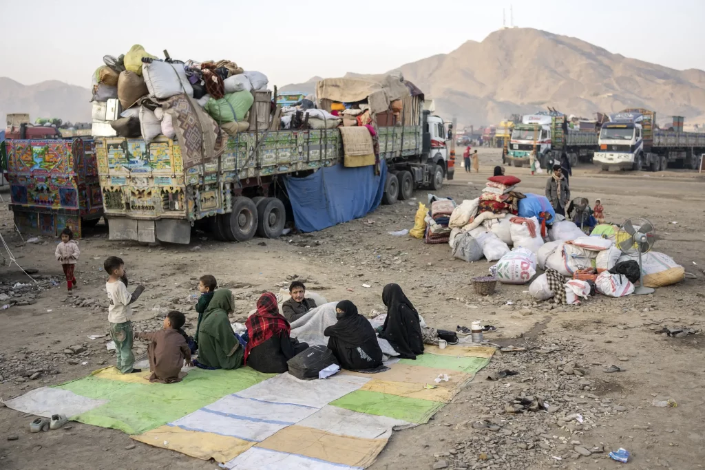 Pakistan deports 1.7 million afghan refugees